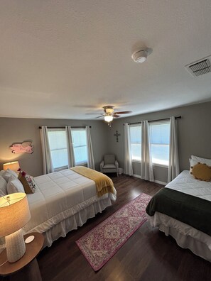 2 Schlafzimmer, Bügeleisen/Bügelbrett, Reisekinderbett, kostenloses WLAN