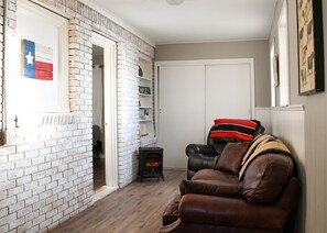 Interior - Cozy house close to TSU campus! (Stephenville)