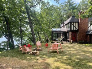 Outdoor dining - Relaxing Lake Home with Private Water Access - Pet Friendly (Rice Lake)