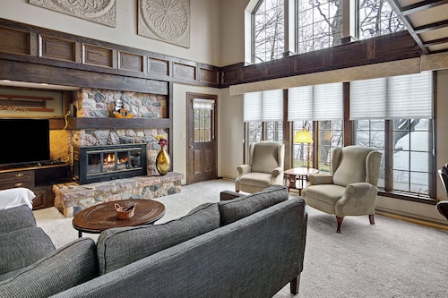 Relaxing Lake Home with Private Water Access - Pet Friendly