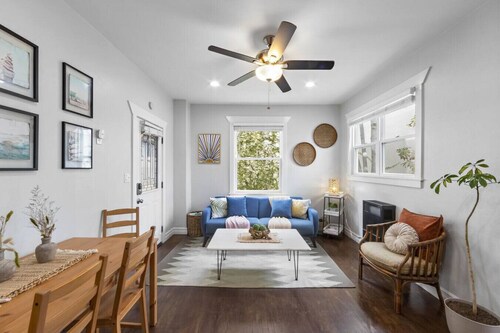 Unit 2 - B Ave Bungalows · Beachside 1/1, 5-10 Min Walk to Coronado Beach!