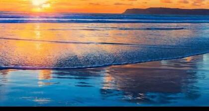 Coronado Unit 1 - B Ave Bungalows · King-sized 1/1, 5-10 Min Walk to Coronado Beach!