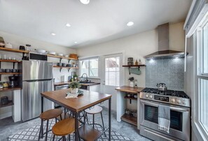 Fridge, microwave, oven, coffee/tea maker