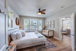 4 bedrooms, desk, iron/ironing board, travel crib