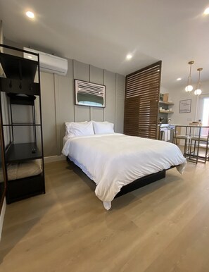 1 habitación, tabla de planchar con plancha, wifi y ropa de cama 