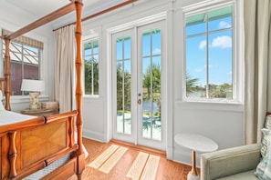 5 bedrooms, WiFi, bed sheets