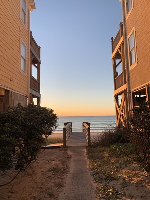 Beach nearby, sun loungers, beach towels