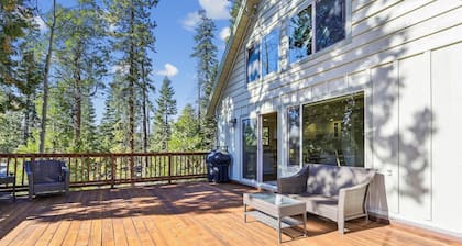 Cedar Chalet by Tahoe Getaways - 4BR Pet Friendly Home, Close to Lake