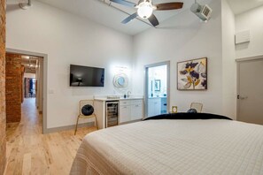 4 habitaciones, tabla de planchar con plancha y wifi gratis