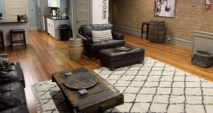 NEW “Bourbon on the Square” Downtown Rustic Loft