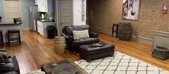 NEW “Bourbon on the Square” Downtown Rustic Loft