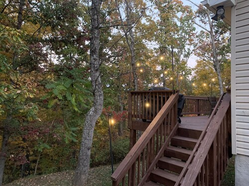 Hickory House - Mountain home with Hiking, Wineries, Hot tub & more!