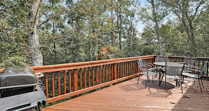 Hickory House - Mountain home with Hiking, Wineries, Hot tub & more!