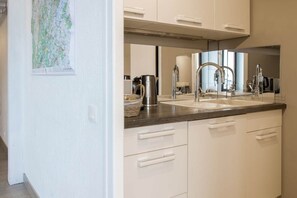 Frigorifero, microonde, forno, lavastoviglie
