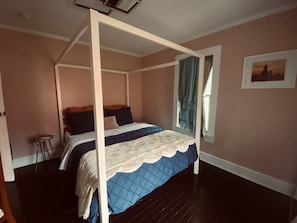 3 bedrooms, desk, free WiFi, bed sheets