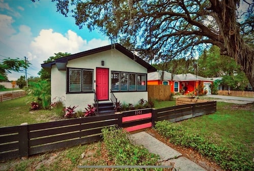 Clearwater Cottage - 2 BR / 1 Bath
