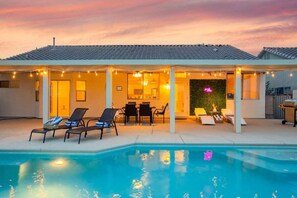 屋外プール、温水プール