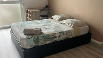 3 Schlafzimmer, Schreibtisch, Bügeleisen/Bügelbrett, kostenloses WLAN