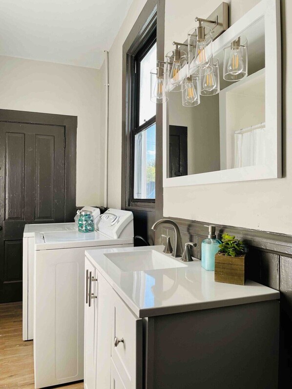 Interior - Suite Home Indiana #4| 1Queen Bed 1 BA Near Haynies Corner (Evansville)