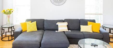 Fernseher, Kamin, Arbeitsbereiche