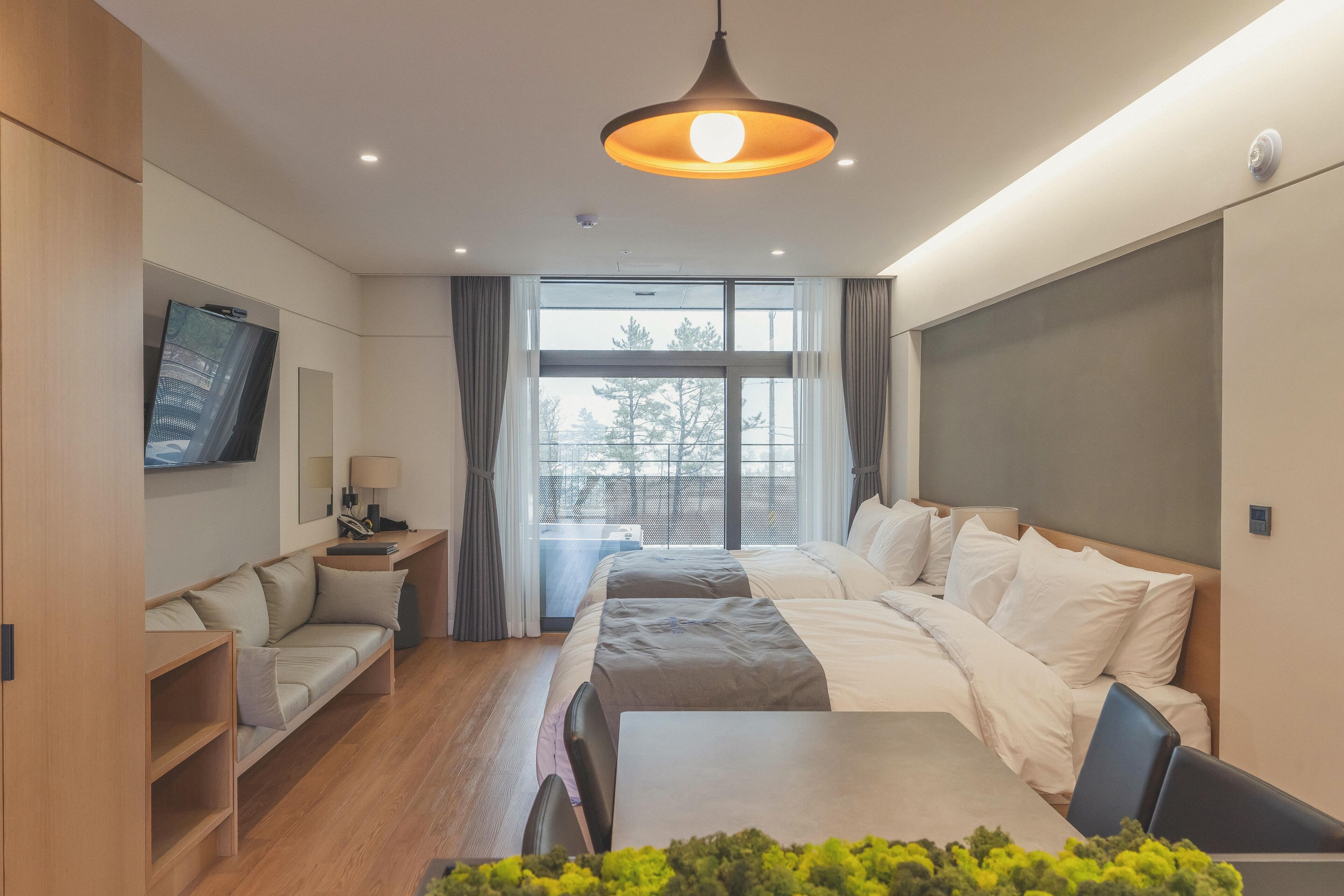 高档床上用品、羽绒被、加厚床垫、迷你吧