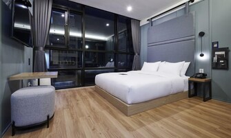 Decoración personalizada, muebles diferentes y wifi gratis 