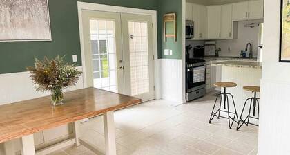 Modern Home Walking Distance to Boat Launch!