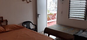 Panoraamapientalo, terassi, kaupunkinäköala | 1 makuuhuone, minibaari, vuodevaatteet