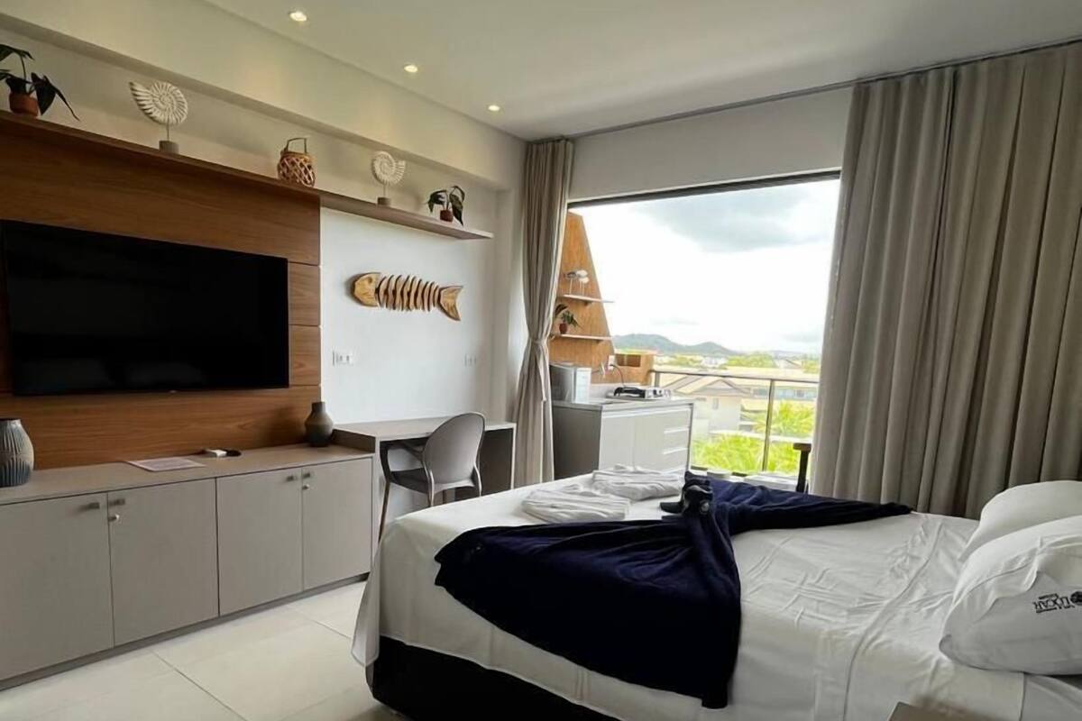 RZ02H - 226 - Estrela do Mar 324587847 FLAT 226 ESTRELA DO MAR | Egyptian cotton sheets, premium bedding, desk, laptop workspace