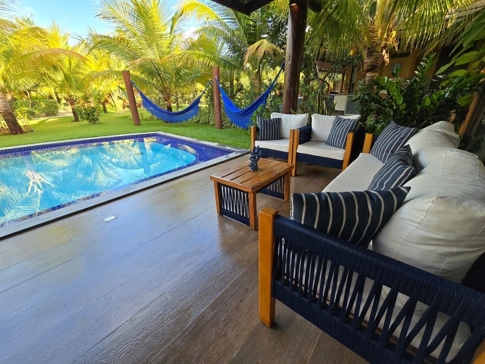 ET10H - Bangalô 68 324587828 BANGALO 68 COM PISCINA PRIVATIVA | Piscina | 8 piscinas al aire libre