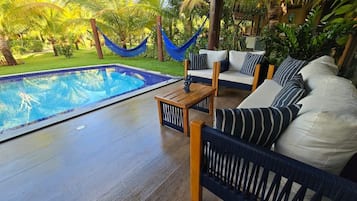 ET10H - Bangalô 68 324587828 BANGALO 68 COM PISCINA PRIVATIVA | Piscina | 8 piscine all'aperto