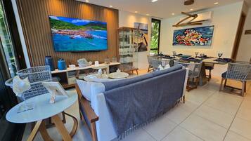 ET10H - Bangalô 68 324587828 BANGALO 68 COM PISCINA PRIVATIVA | Interni