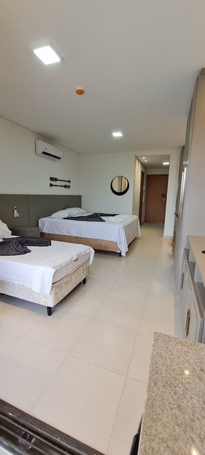 OG04H - 109 - Cavalo Marinho 324587844 FLAT 109 CM FRENTE PISCINA | 2 bedrooms, Egyptian cotton sheets, premium bedding, desk