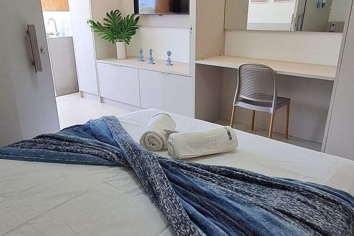 ET03H - 107 - Estrela do Mar 324587838 FLAT 107 EM FRENTE PISCINA | Roupas de cama de algodão egípcio, roupas de cama premium, escrivaninha