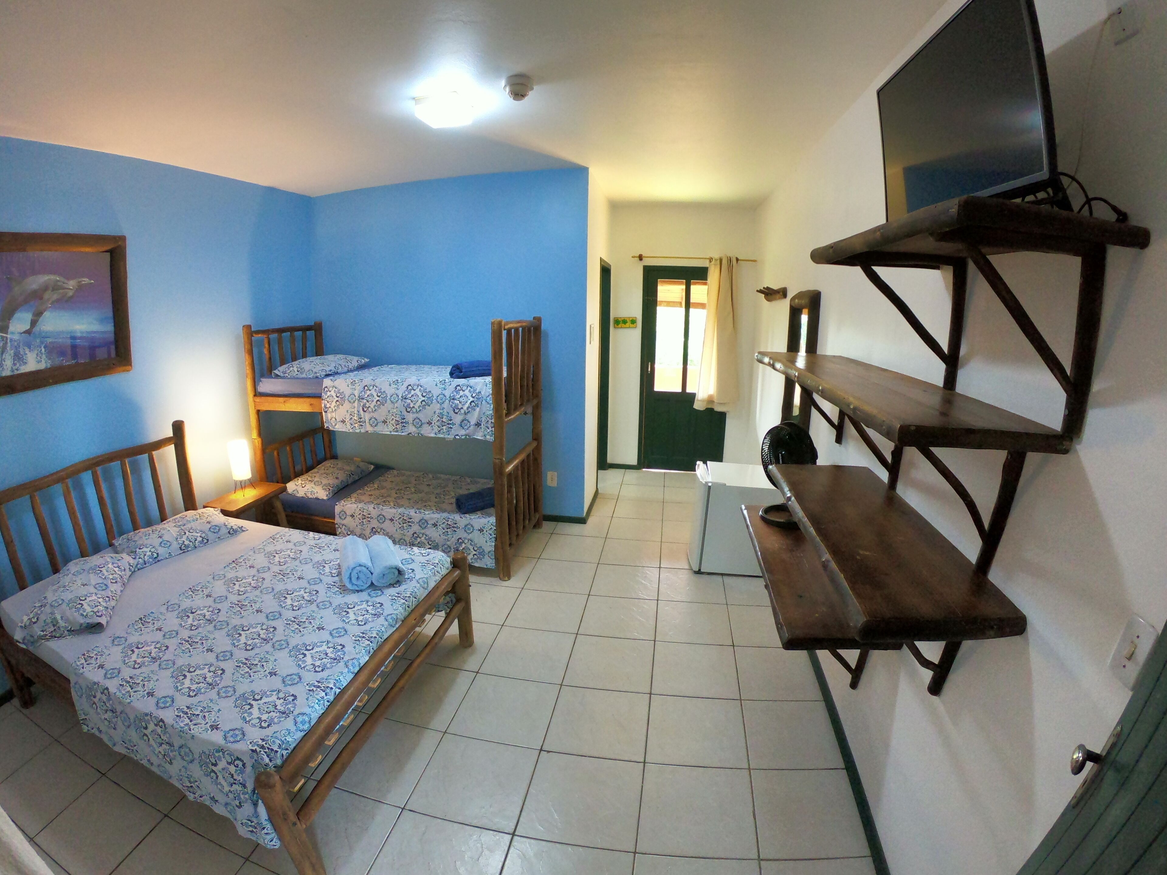 Senior Room, Lake View | Hypo-allergenic bedding, free WiFi