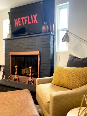 Interior - Private Mother-in-law suite with separate entrance (Phoenix)