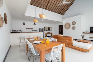 Basic Villa, 2 Queen Beds | Private kitchen | Fridge, microwave, stovetop, coffee/tea maker - Villa Art Gecko (Seminyak)