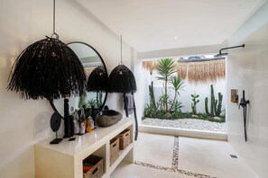 Basic Villa, Multiple Beds | Bathroom