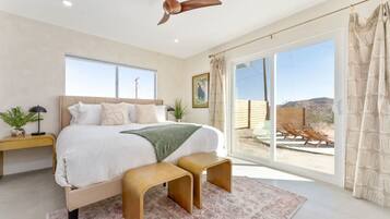 3 bedrooms, desk, iron/ironing board, travel crib