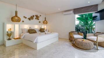 Basic Villa, 1 King Bed | 1 bedroom, in-room safe, desk, laptop workspace