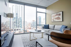 TV, stereo, offices - Dreamy River North 1BR w/ Gym, Pool & Roof, nr Riverwalk, by Blueground (Chicago)