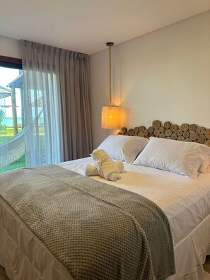 Habitación Deluxe | Minibar, caja fuerte, escritorio y espacio para trabajar con un portátil