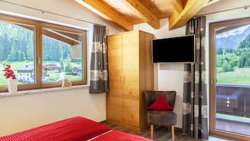 2 室のベッドルーム、WiFi (無料)、ベッドシーツ