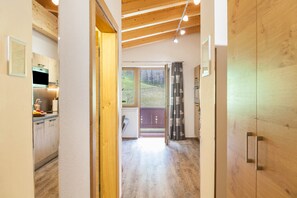 Interior - Apartment 'Haus Marchegg - Steinbock' with Mountain Views (Tux)