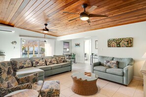 TV - Deluxe canal-front home with pool, water-view patio, grill, & Cabana Club access (Key Colony Beach)