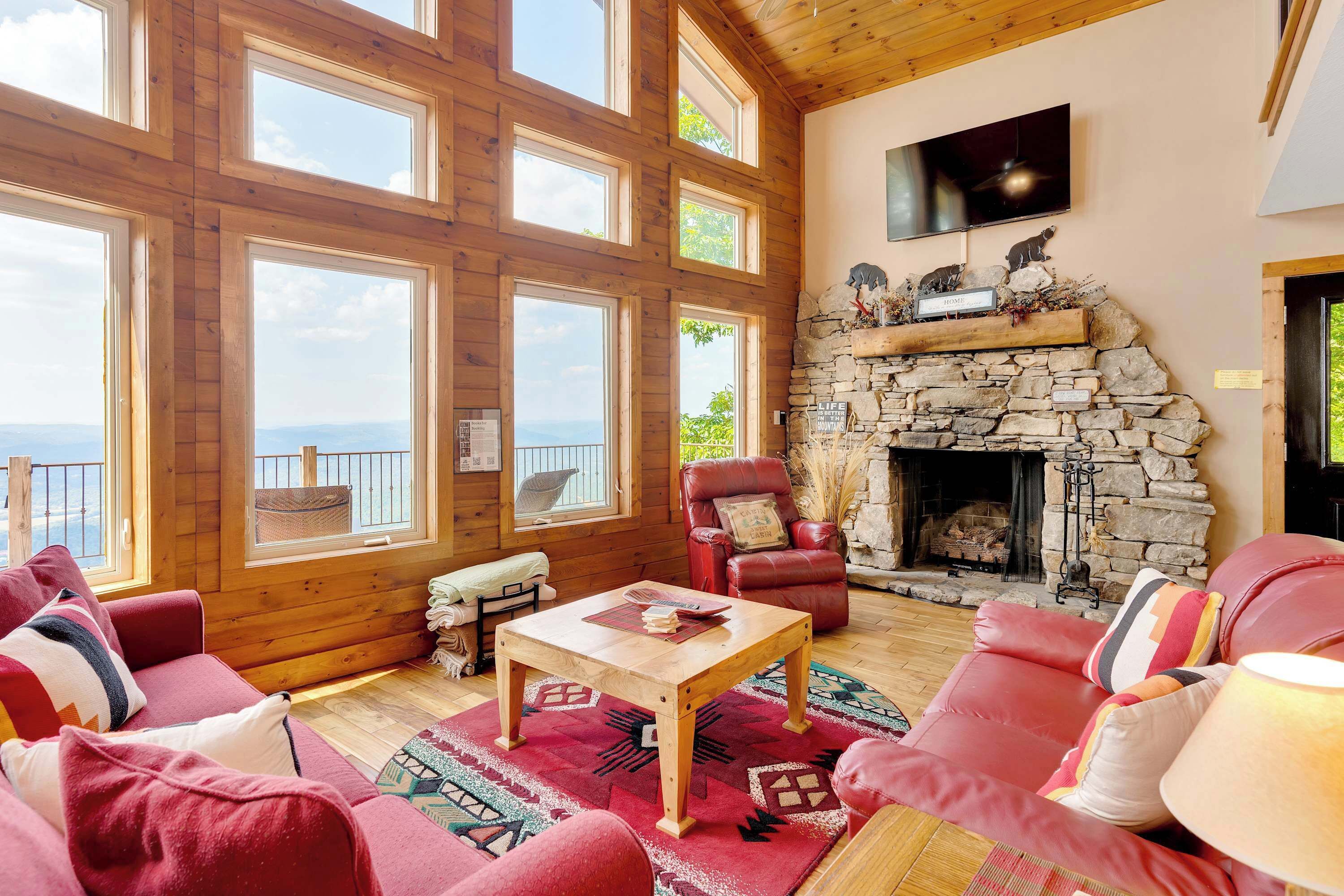 テレビ、暖炉、書斎 / ワークスペース