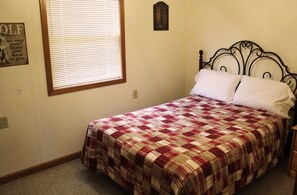 2 slaapkamers, een strijkplank/strijkijzer, gratis wifi, beddengoed