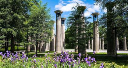 H3 ~ Spacious Condo Only 8 Min to Broadway ~ Garage Parking ~ Super Clean