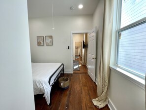3 bedrooms, iron/ironing board, travel crib, free WiFi