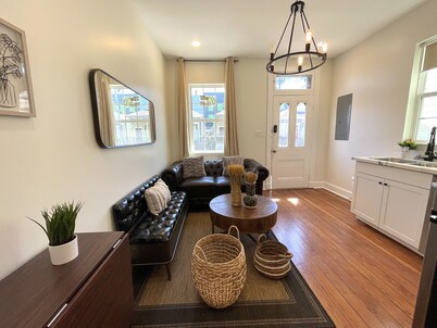 Lovely 3 Bedroom Shotgun Home - 15 Minutes to French Quarter